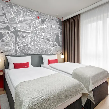 ホテル Intercityhotel 4*